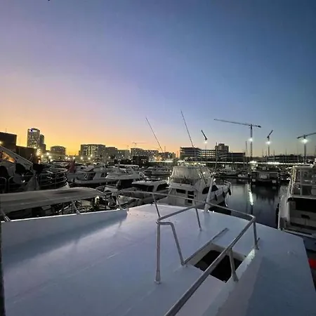 Yate Aloha سان أدريان دي بيزوس